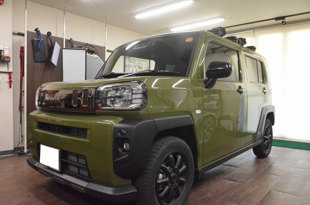 薄いパネルに四苦八苦！？・・・(>_<)